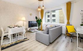 B101 - Liberty Bridge Lovely Home With Free Parking